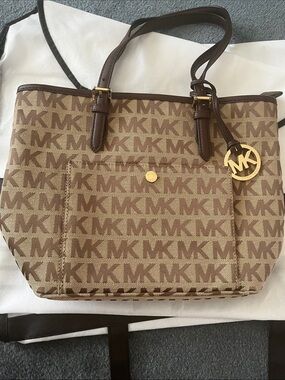 NWOT Michael Kors Beige & Brown MK Logo Tote with Gold Charm